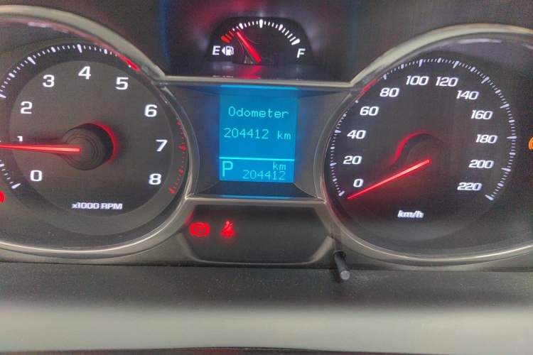 Used Chevrolet Captiva 2017 2.4L 4x4 Flagship Edition 7-Seater Odometer Close Up