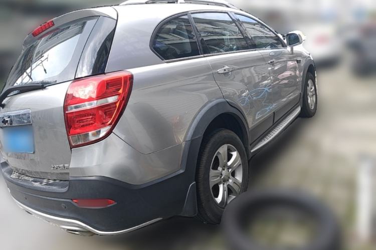 Used Chevrolet Captiva 2017 2.4L Two-Wheel Drive Luxury Edition 7 Seats Rear Right 45 Deg
