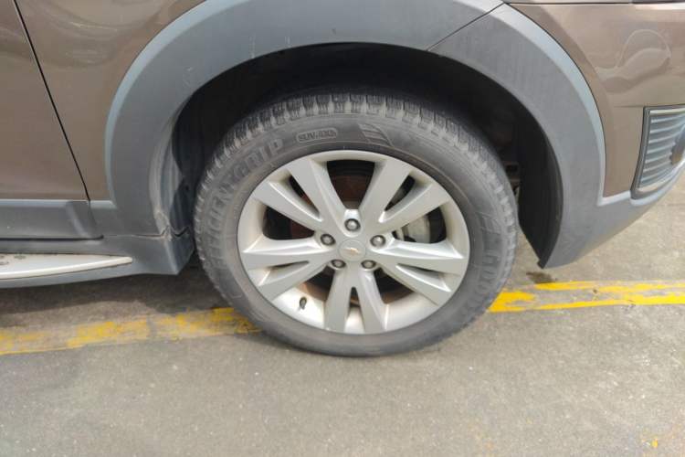 Used Chevrolet Captiva 2017 2.4L 4x4 Flagship Edition 7-Seater Right Front Wheel Hub