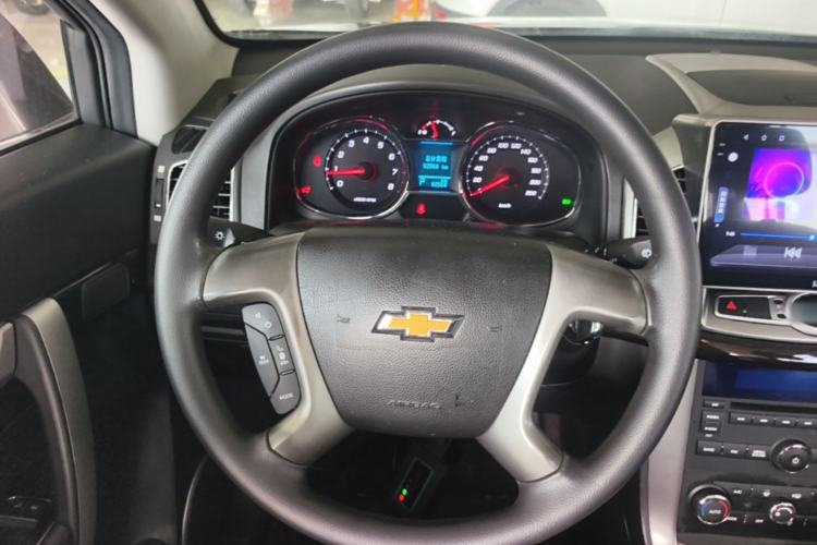Used Chevrolet Captiva 2017 2.4L Two-Wheel Drive Luxury Edition 7 Seats Steering Wheel