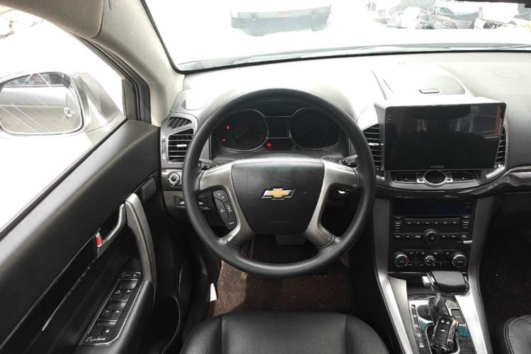 Used Chevrolet Captiva 2017 2.4L Two-Wheel Drive Luxury Edition 7 Seats Steering Wheel