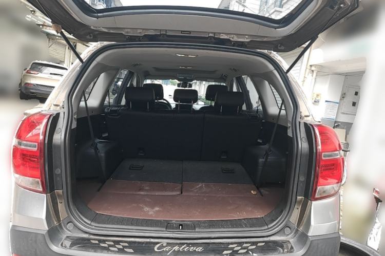 Used Chevrolet Captiva 2017 2.4L Two-Wheel Drive Luxury Edition 7 Seats Trunk
