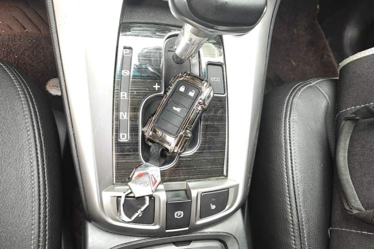 Used Chevrolet Captiva 2017 2.4L Two-Wheel Drive Luxury Edition 7 Seats Vehicle Key