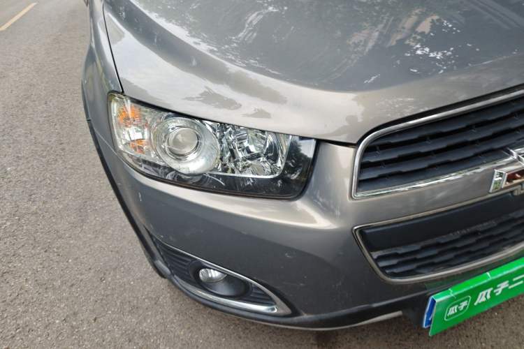 Used Chevrolet Captiva 2017 2.4L Two-Wheel Drive Luxury Edition 7 Seats Right Front Headlight