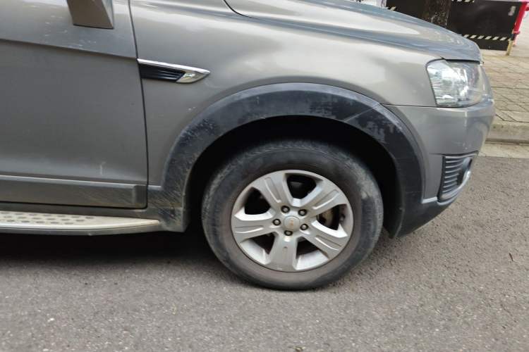 Used Chevrolet Captiva 2017 2.4L Two-Wheel Drive Luxury Edition 7 Seats Right Front Wheel Hub