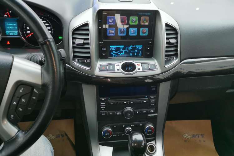 Used Chevrolet Captiva 2017 2.4L 4x4 Flagship Edition 7-Seater Audio And AC Panel
