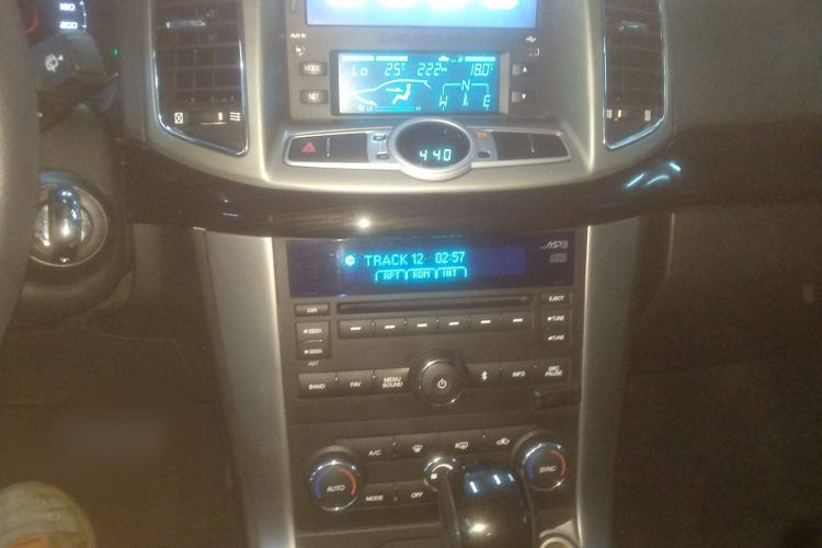 Used Chevrolet Captiva 2017 2.4L Two-Wheel Drive Luxury Edition 7 Seats Audio And AC Panel