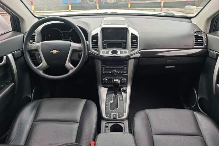 Used Chevrolet Captiva 2017 2.4L Two-Wheel Drive Luxury Edition 7 Seats Center Console