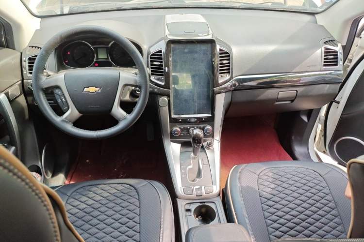 Used Chevrolet Captiva 2017 2.4L Two-Wheel Drive Luxury Edition 7 Seats Center Console