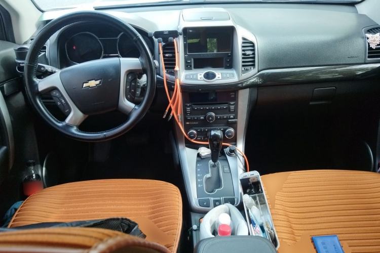 Used Chevrolet Captiva 2017 2.4L 4x4 Flagship Edition 7-Seater Center Console