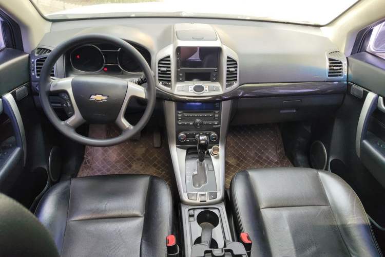 Used Chevrolet Captiva 2017 2.4L Two-Wheel Drive Luxury Edition 7 Seats Center Console