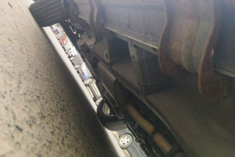 Used Chevrolet Captiva 2017 2.4L 4x4 Flagship Edition 7-Seater Chassis Front Right