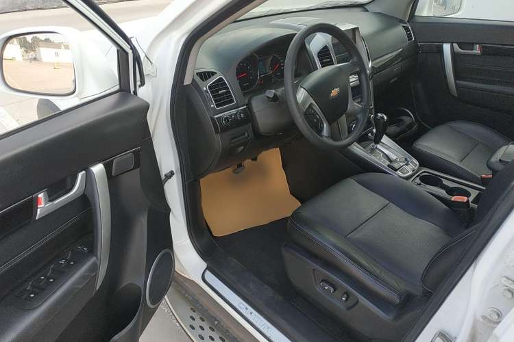 Used Chevrolet Captiva 2017 2.4L Two-Wheel Drive Luxury Edition 7 Seats Driver Seat