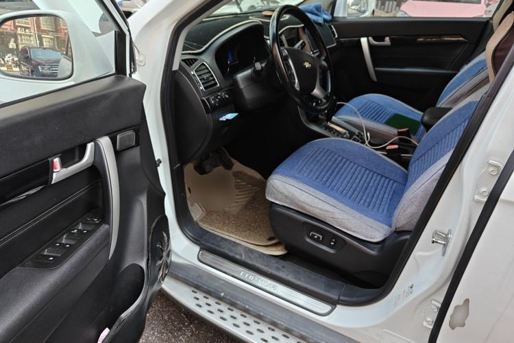 Used Chevrolet Captiva 2017 2.4L 4x4 Flagship Edition 7-Seater Driver Seat