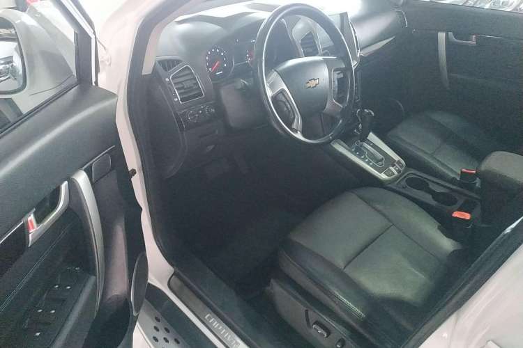Used Chevrolet Captiva 2017 2.4L 4x4 Flagship Edition 7-Seater Driver Seat