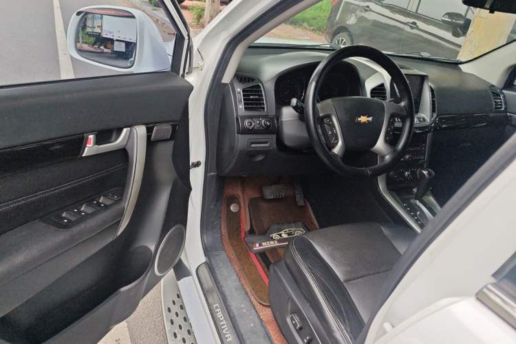 Used Chevrolet Captiva 2017 2.4L 4x4 Flagship Edition 7-Seater Driver Seat
