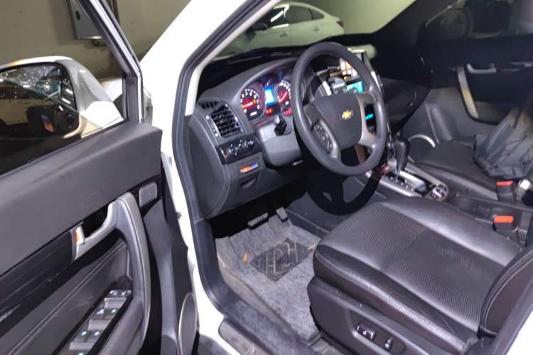 Used Chevrolet Captiva 2017 2.4L Two-Wheel Drive Luxury Edition 7 Seats Driver Seat