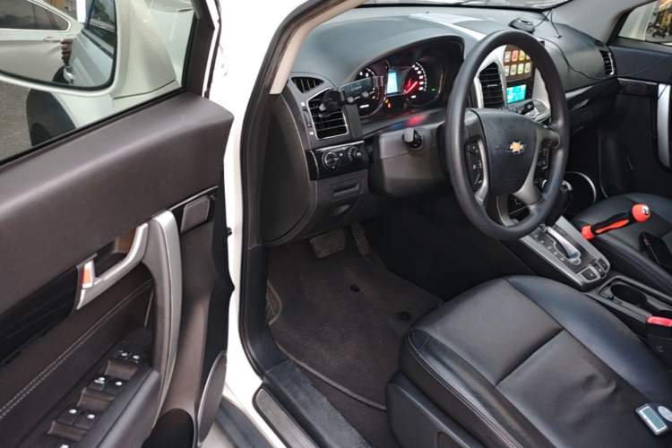 Used Chevrolet Captiva 2017 2.4L Two-Wheel Drive Luxury Edition 7 Seats Driver Seat