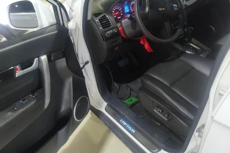 Used Chevrolet Captiva 2017 2.4L Two-Wheel Drive Urban Version 7 Seats Driver Seat