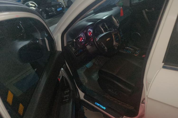 Used Chevrolet Captiva 2017 2.4L 4x4 Flagship Edition 7-Seater Driver Seat
