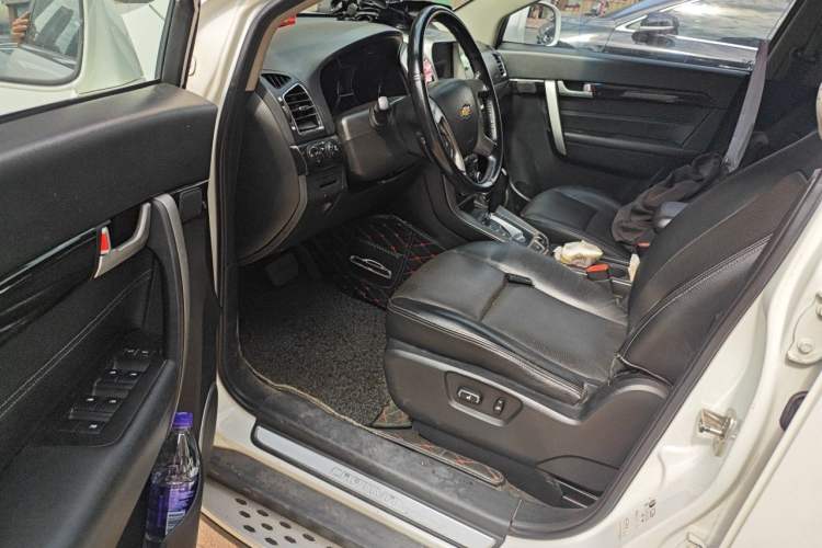 Used Chevrolet Captiva 2017 2.4L 4x4 Flagship Edition 7-Seater Driver Seat