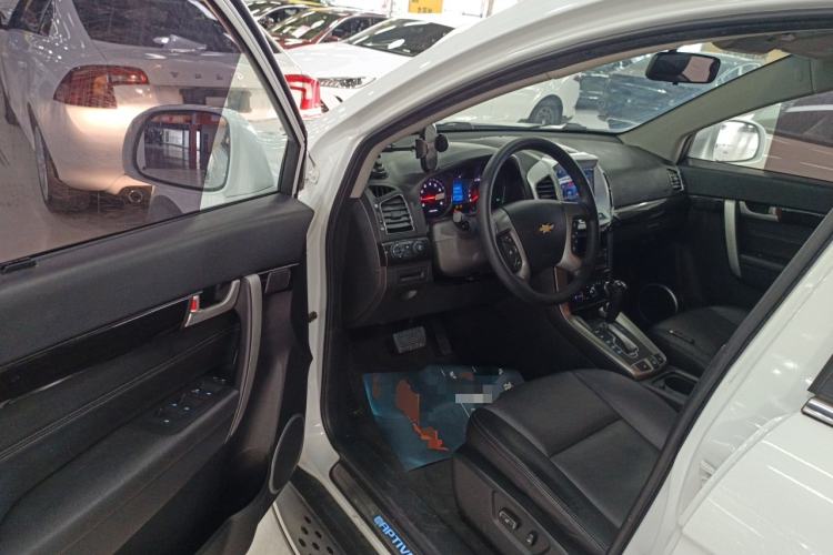 Used Chevrolet Captiva 2017 2.4L 4x4 Flagship Edition 7-Seater Driver Seat