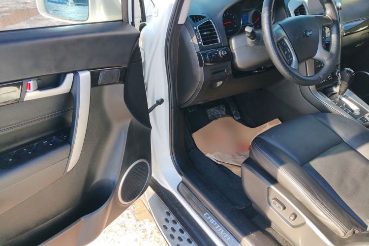 Used Chevrolet Captiva 2017 2.4L 4x4 Flagship Edition 7-Seater Driver Seat