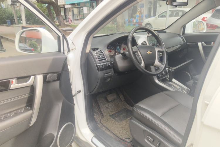 Used Chevrolet Captiva 2017 2.4L 4x4 Flagship Edition 7-Seater Driver Seat