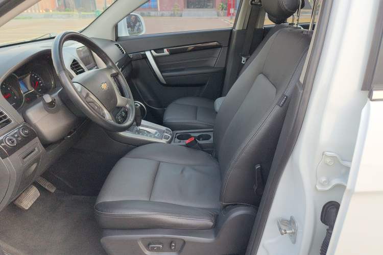 Used Chevrolet Captiva 2017 2.4L 4x4 Flagship Edition 7-Seater Driver Seat
