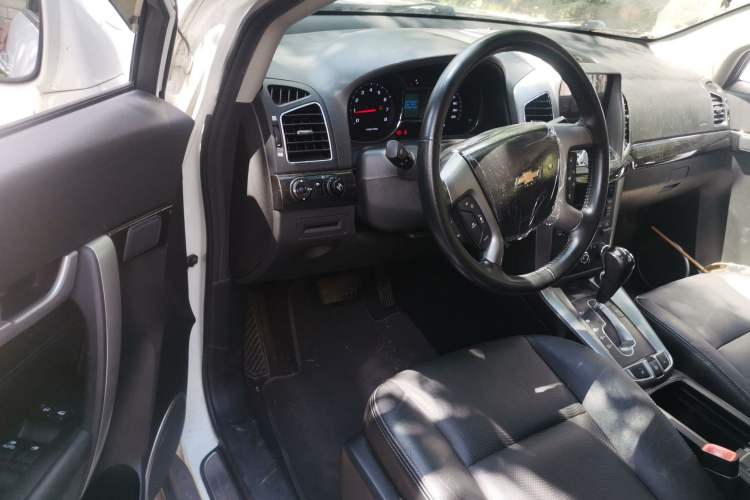 Used Chevrolet Captiva 2017 2.4L 4x4 Flagship Edition 7-Seater Driver Seat