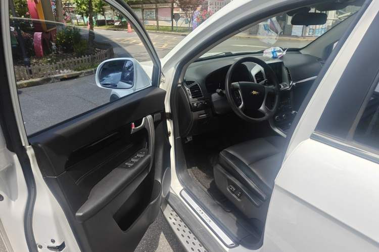Used Chevrolet Captiva 2017 2.4L Two-Wheel Drive Luxury Edition 7 Seats Driver Seat