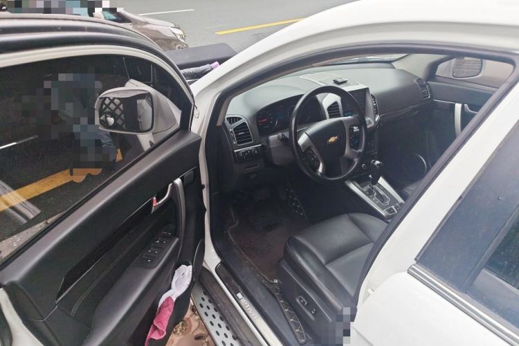 Used Chevrolet Captiva 2017 2.4L 4x4 Flagship Edition 7-Seater Driver Seat
