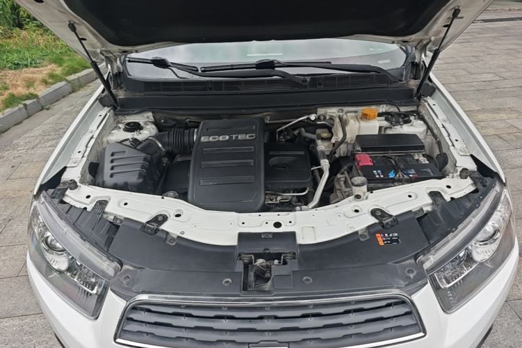 Used Chevrolet Captiva 2017 2.4L Two-Wheel Drive Luxury Edition 7 Seats Engine Bay