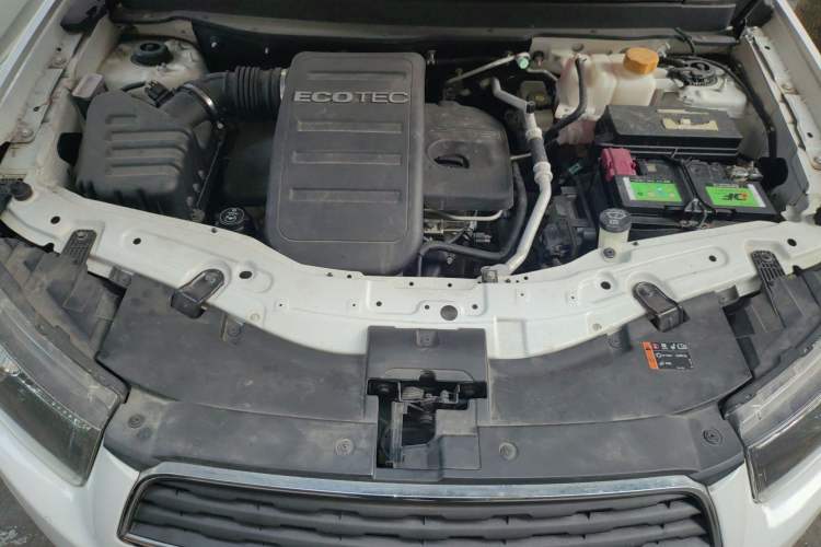 Used Chevrolet Captiva 2017 2.4L 4x4 Flagship Edition 7-Seater Engine Bay