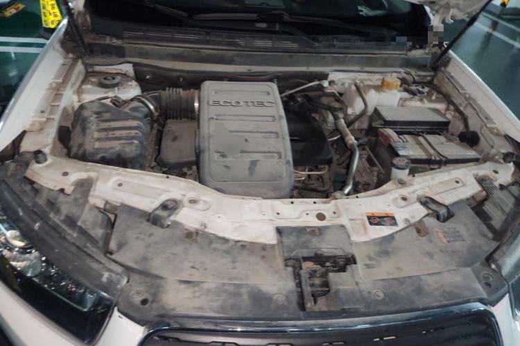Used Chevrolet Captiva 2017 2.4L 4x4 Flagship Edition 7-Seater Engine Bay