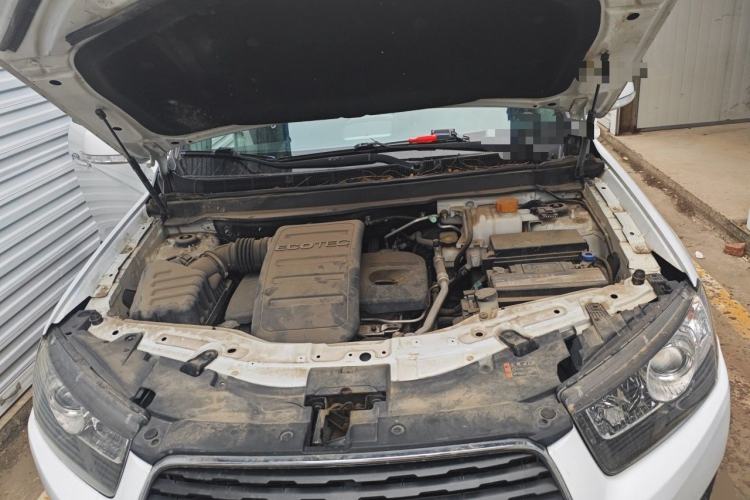 Used Chevrolet Captiva 2017 2.4L 4x4 Flagship Edition 7-Seater Engine Bay