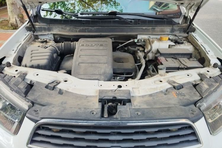 Used Chevrolet Captiva 2017 2.4L 4x4 Flagship Edition 7-Seater Engine Bay