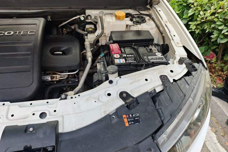 Used Chevrolet Captiva 2017 2.4L 4x4 Flagship Edition 7-Seater Engine Bay Left