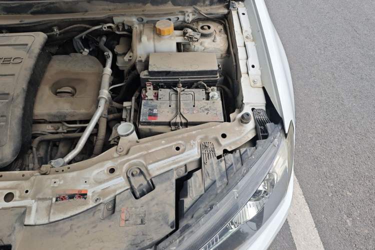 Used Chevrolet Captiva 2017 2.4L 4x4 Flagship Edition 7-Seater Engine Bay Left