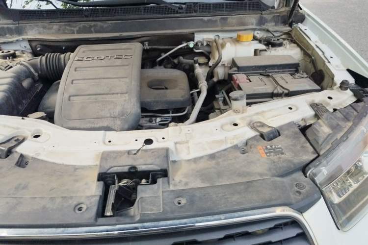 Used Chevrolet Captiva 2017 2.4L 4x4 Flagship Edition 7-Seater Engine Bay Left