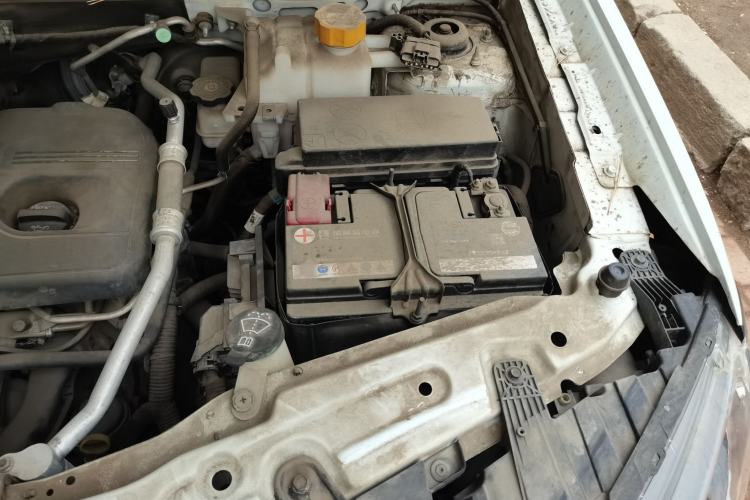 Used Chevrolet Captiva 2017 2.4L 4x4 Flagship Edition 7-Seater Engine Bay Left