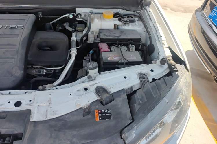 Used Chevrolet Captiva 2017 2.4L 4x4 Flagship Edition 7-Seater Engine Bay Left