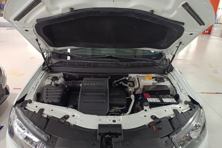 Used Chevrolet Captiva 2017 2.4L 4x4 Flagship Edition 7-Seater Engine Bay
