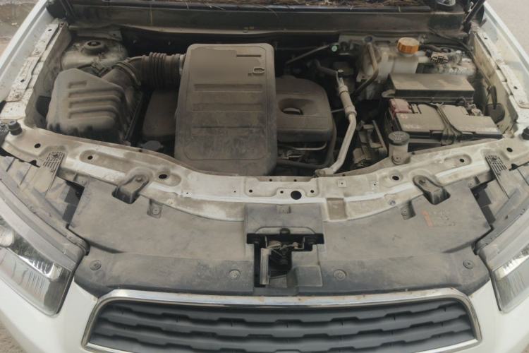 Used Chevrolet Captiva 2017 2.4L 4x4 Flagship Edition 7-Seater Engine Bay