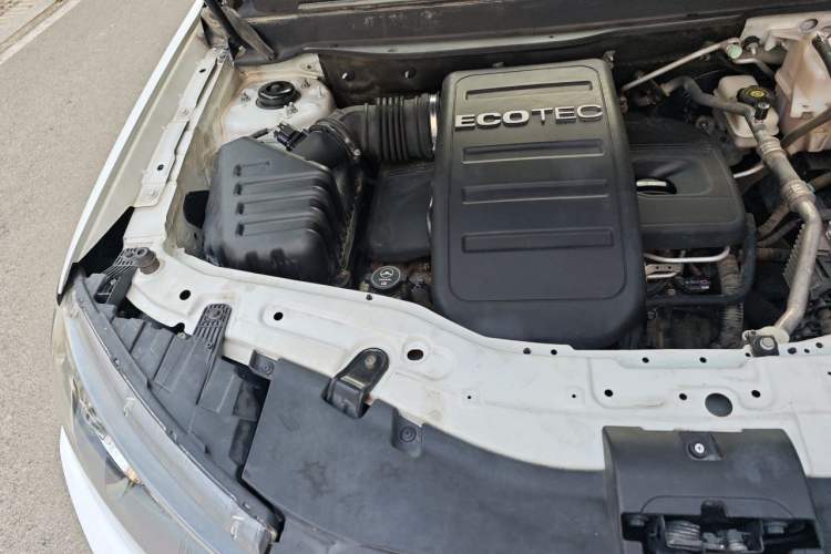 Used Chevrolet Captiva 2017 2.4L 4x4 Flagship Edition 7-Seater Engine Bay Right