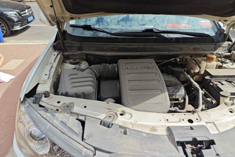 Used Chevrolet Captiva 2017 2.4L 4x4 Flagship Edition 7-Seater Engine Bay Right