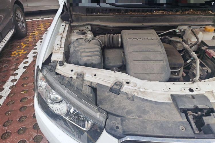 Used Chevrolet Captiva 2017 2.4L 4x4 Flagship Edition 7-Seater Engine Bay Right