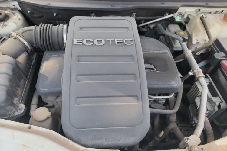 Used Chevrolet Captiva 2017 2.4L Two-Wheel Drive Urban Version 7 Seats Engine Bay