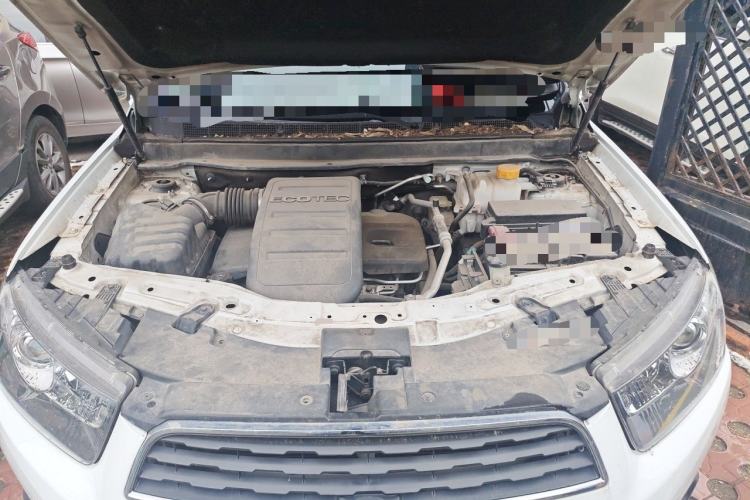 Used Chevrolet Captiva 2017 2.4L 4x4 Flagship Edition 7-Seater Engine Bay
