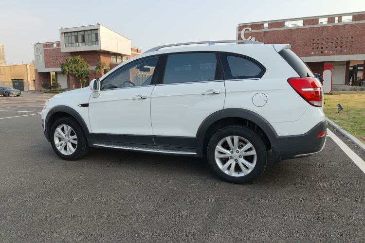Used Chevrolet Captiva 2017 2.4L 4x4 Flagship Edition 7-Seater Exterior 1